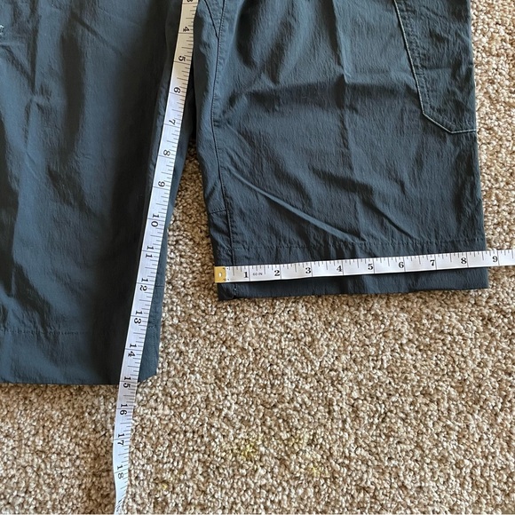 Arcteryx Rampart Hiking Shorts Women’s 4 Gray Bermuda Lightweight Gorpcore Cargo - Picture 13 of 15